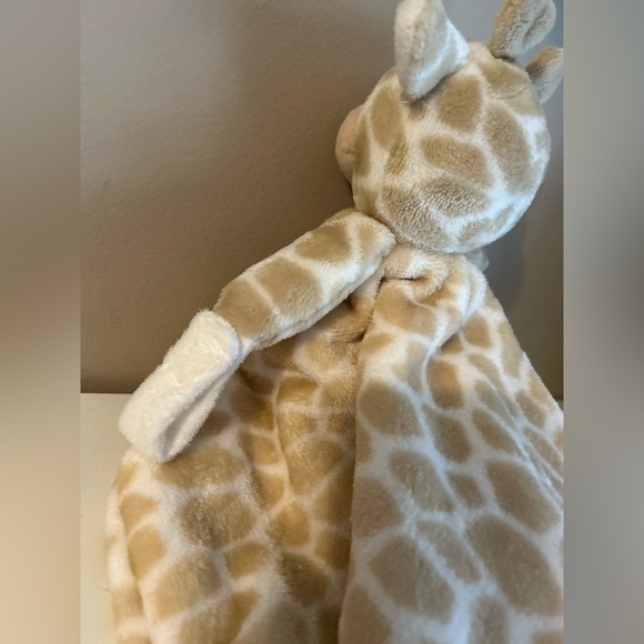 Carters Giraffe Lovey​​​​​​​​​​​ - Picture 4 of 5